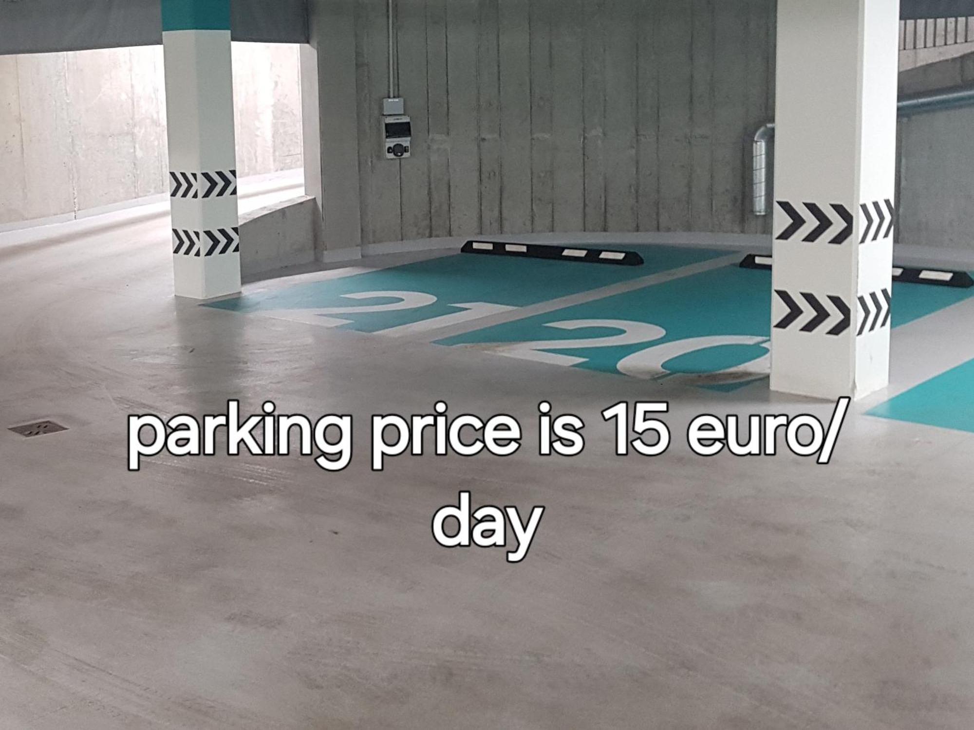 Happy Inn Presidential, Self Check-In, Parking In The Underground Garage Vilnius Ngoại thất bức ảnh
