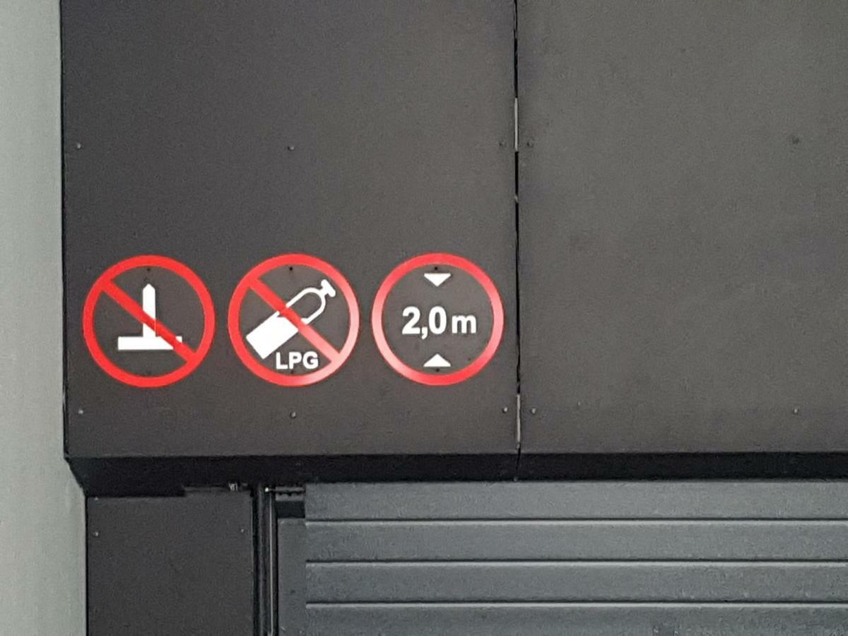 Happy Inn Presidential, Self Check-In, Parking In The Underground Garage Vilnius Ngoại thất bức ảnh